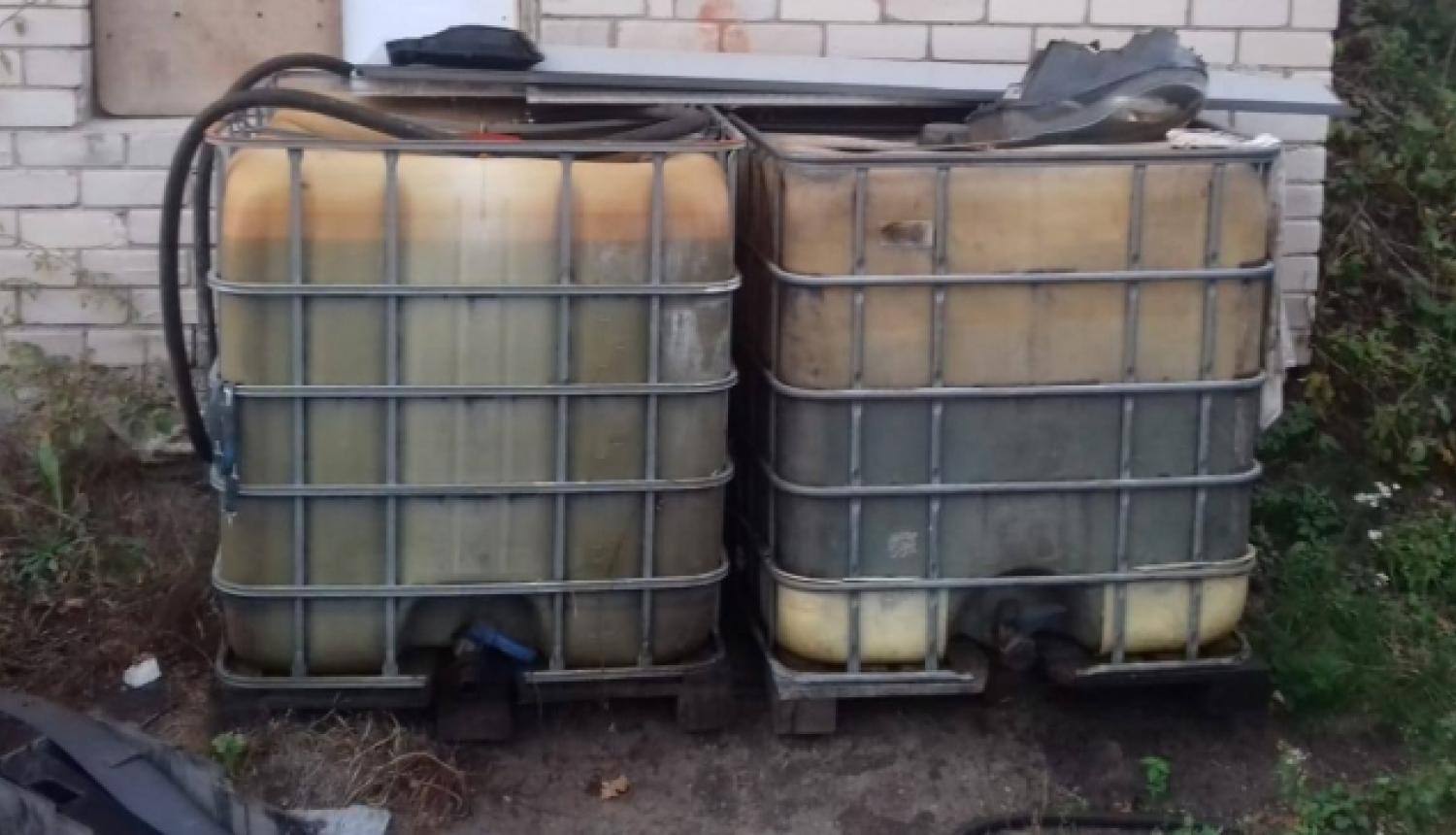 Policisti Ķekavas novadā atsavina 2400 litru nelegālās dīzeļdegvielas