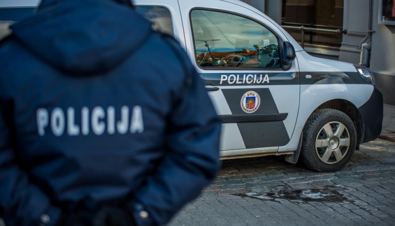 Saistībā ar akcizēto preču nelikumīgu apriti Rīgas Centrāltirgus teritorijā veiktas 89 kratīšanas; ir apcietinātas personas